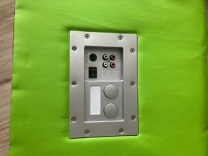 Musikbox in Kunstleder als Hocker Bild 1 Musikbox in Kunstleder als Hocker Bild 1