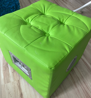 Musikbox in Kunstleder als Hocker Bild 2 Musikbox in Kunstleder als Hocker Bild 2