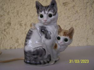 Antiker Porzellan Rauchverzehrer "Katzen" Lampe Leuchte elektrisch Gräfenthal Alt 