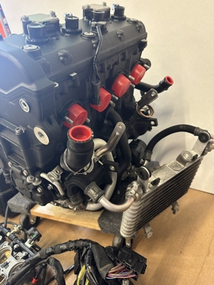 2020 20-21 Yamaha R1 YZF R1 Complete Engine Motor Dwarf Car Kit 1900 Miles Bild 1