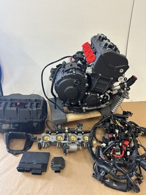 2020 20-21 Yamaha R1 YZF R1 Complete Engine Motor Dwarf Car Kit 1900 Miles Bild 5