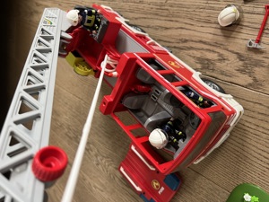 Playmobil Feuerwehr Drehleiterfahrzeig - gebraucht Bild 3