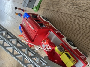Playmobil Feuerwehr Drehleiterfahrzeig - gebraucht Bild 4
