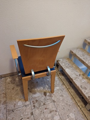 Schöner Armlehnenstuhl Stuhl mit Armlehnen aus Holz Metall Stoff (velourähnlich)  Bild 3