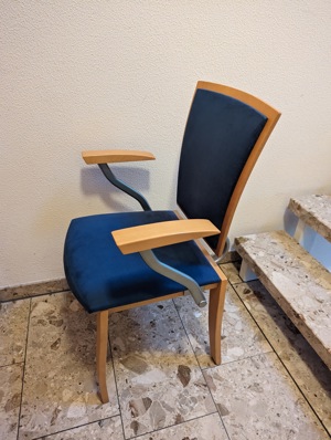 Schöner Armlehnenstuhl Stuhl mit Armlehnen aus Holz Metall Stoff (velourähnlich)  Bild 7