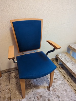 Schöner Armlehnenstuhl Stuhl mit Armlehnen aus Holz Metall Stoff (velourähnlich)  Bild 8