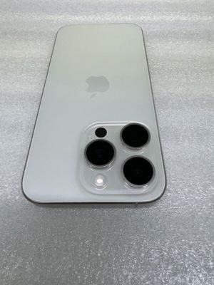 Apple iPhone 15 Pro   128 GB   Weißes Titan (entsperrt) Bild 2
