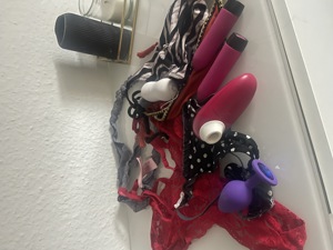 Unterwäsche , bikinihosen und Spielzeug  Bild 1