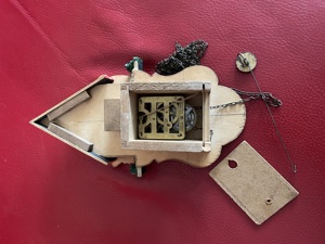 Kuckucksuhren 2 Stück leicht überholungsbedürftig  Bild 7