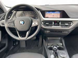 BMW 118 i Advantage DAB LED WLAN Tempomat Klimaaut. Bild 9