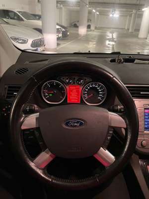 Ford Kuga 2.0 TDCi 4x4 Aut. Titanium Bild 4