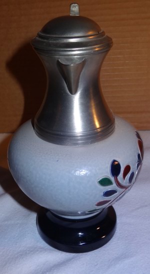 DL Krug aus salzglasiertem Steinzeug Zinnoberteil m Henkel 20H  13 nie befüllt Dekoration  Gebraucht