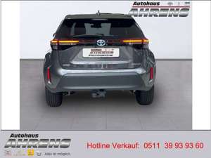 Toyota Yaris Cross Hybrid 1.5 Team D AHK Safety Paket Metallic Bild 4