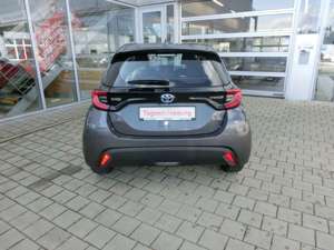 Toyota Yaris Hybrid 1.5 VVT-i Team Deutschland Bild 5