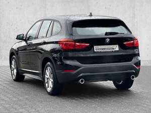 BMW X1 sDrive18d NAVI+PARK-ASSISTANT+DAB+KLIMAAUTO Bild 2
