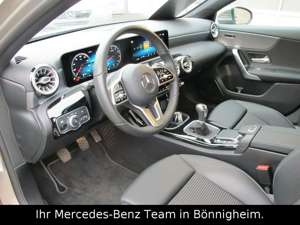 Mercedes-Benz A 200 / MBUX High-End / Ambiente Bild 4