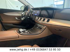 Mercedes-Benz E 300 AMG Line LED Comand 19" Widescr Distr+ Kam Bild 4
