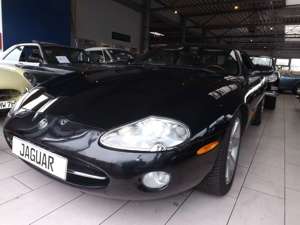 Jaguar XK8 Cabriolet-der elegante schwarze Kater! Bild 2