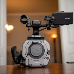 Sony PXWFX9V FX9 Professional Camcorder - Black Bild 4