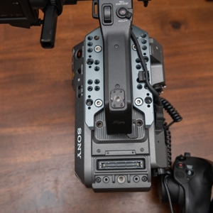 Sony PXWFX9V FX9 Professional Camcorder - Black Bild 7