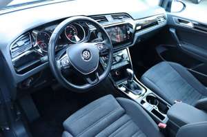 Volkswagen Touran TOURAN 20 TDI DSG Highline KLIMAAUT CAM LED PANO Bild 2