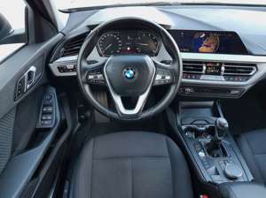 BMW 118 i Advantage Bild 3