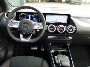 Mercedes-Benz GLA 200 GLA 200 AMG Line LED Kamera Navi DAB Augm. Real. Bild 2