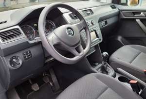 Volkswagen Caddy PKW Maxi Klima SHZ BMT Tempomat PDC Bild 9