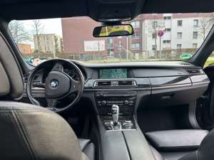 BMW 740 740d xDrive M Sportpaket Bild 5