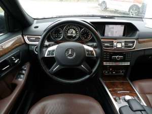 Mercedes-Benz E 400 E400 T 333PS 4Matic Standh. Klimasitze LED AHK Bild 4