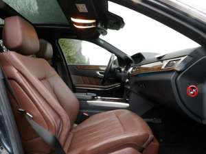 Mercedes-Benz E 400 E400 T 333PS 4Matic Standh. Klimasitze LED AHK Bild 7