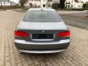 BMW 330 330i Bild 5