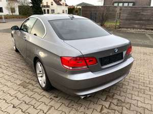 BMW 330 330i Bild 4