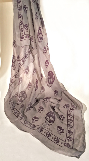 Alexander McQueen Schal Farbe: Aubergine Bild 4