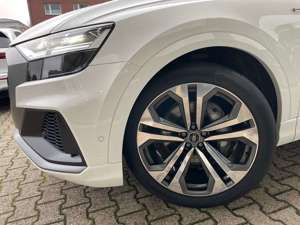 Audi Q8 55 TFSI quattro AHK,Luftfederung,PANO,S-Line Bild 3
