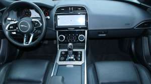 Jaguar XE D200 R-DYNAMIC SE*BLACK PACK*VIRTUAL*360°LED* Bild 4