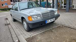 Mercedes-Benz 190 E Bild 1