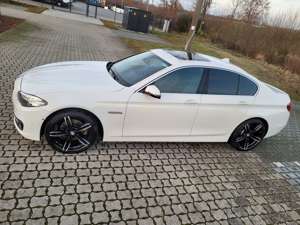 BMW 520 5er 520d xDrive Aut. Luxury Line Bild 3
