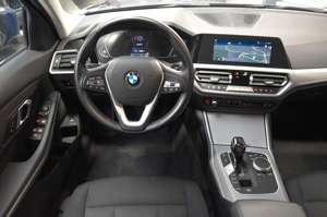BMW 318 d Touring Advantage*LED*NAVI*SHZ*PDC*ALU* Bild 2