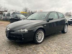 Alfa Romeo 147 1.6 16V*Aluf*ZV*Euro4*110tkm*1Hand* Bild 2