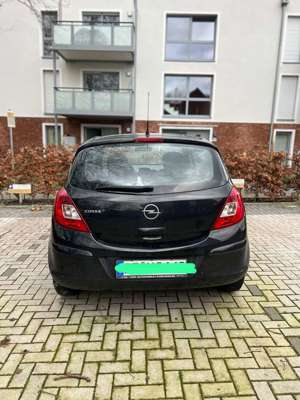 Opel Corsa 1.2 16V Edition Bild 2