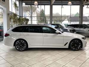 BMW 520 d Mild Hybrid M Sport*NAV*PANO*SHZ*CARPLAY Bild 2