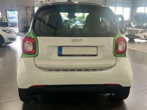 smart forTwo coupe EQ Automatik **Navi*Panorama*Temp** Bild 4