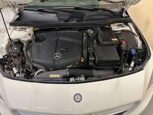 Mercedes-Benz CLA 200 CLA Shooting Brake 200 (CDI) d 7G-DCT Euro6 Unfall Bild 4