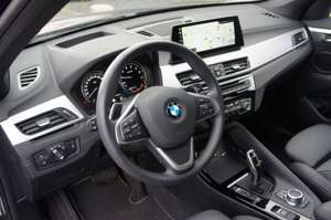 BMW X1 xDrive 25i Sport Line*ACC*DAKOTA*HUD*KAM*19Z* Bild 9