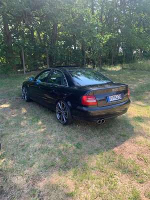 Audi A4 2.4 Bild 4