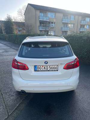 BMW 216 216 d Advantage Bild 4