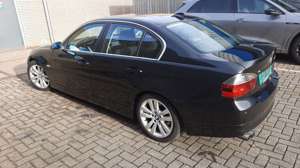 BMW 325 325i Bild 1