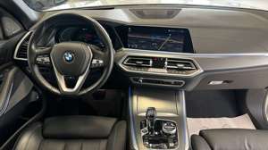BMW X5 xD45e/LivCPPro/HUD/BelüftStz/SoftC/Panor/Laser Bild 3