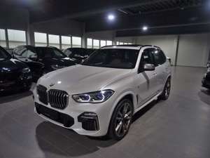BMW X5 M d JET BLACK ACC NIGVS PANO SOFTCL AHK VOLL Bild 3